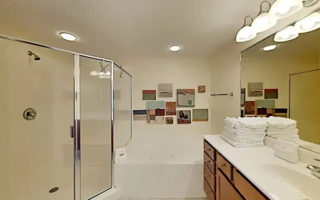Emerald Dolphin by Southern Vacation Rentals