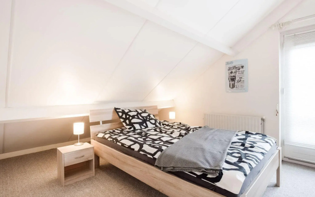 Lush Bungalow in Beek Gem Montferl& with Hot Tub
