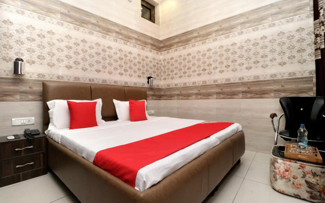 OYO Flagship 18478 Hotel Max