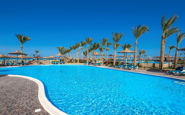 SUNRISE Serano Aqua Park Resort