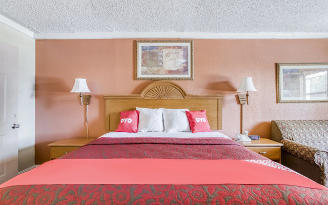 OYO Hotel Pineville LA Hwy 165