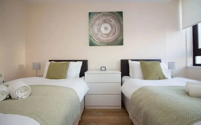 StayZo Castle Point 6 Apartment - Premier Lodge