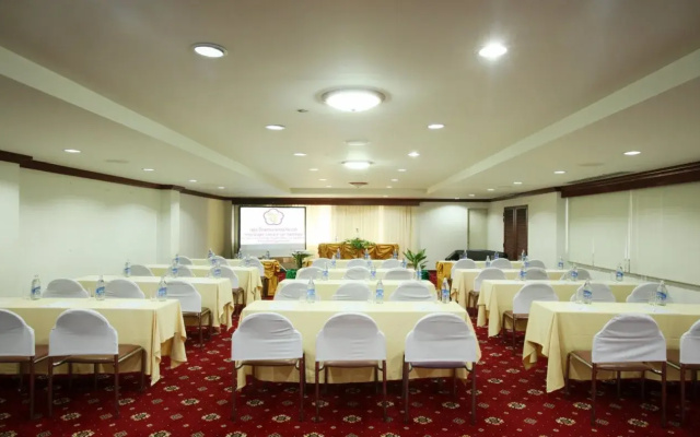 Thumrin Hotel