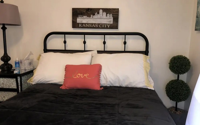 Becky & Marvels 420 Stay (Private Room)