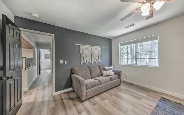 Central Ruidoso Retreat w/ Deck & Game Room!