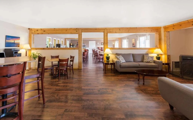 Days Inn Manistee