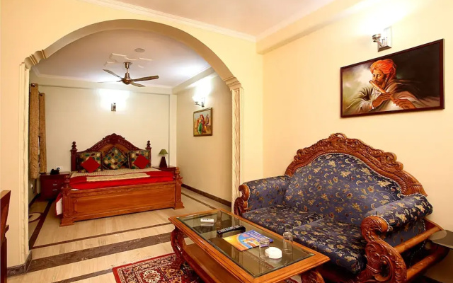 Hotel Sidharth Regency