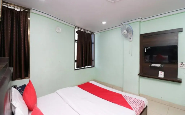 OYO 23166 Hotel Madani