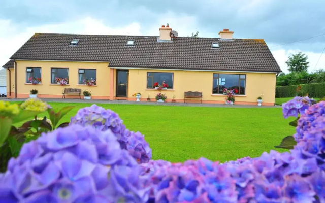 Kylie Farmhouse