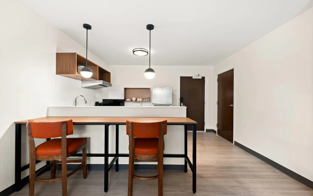 Everhome Suites Huntsville - Research Park