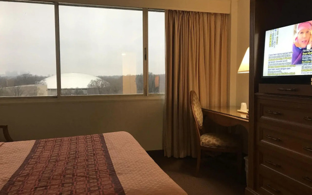 Golden Green Hotel