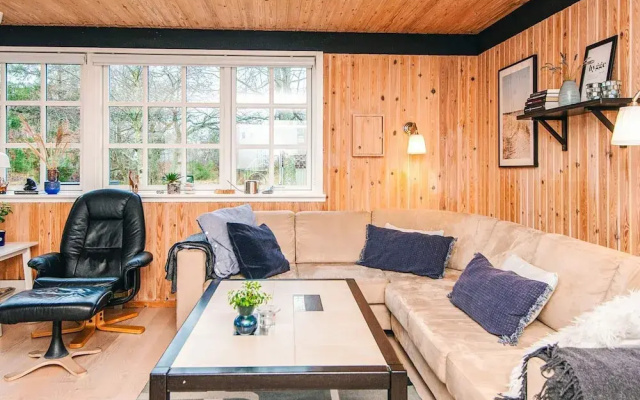 Cozy Cottage by the Sea-by Traum