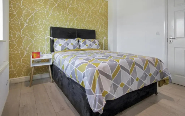 Emerald En-suite in Derby