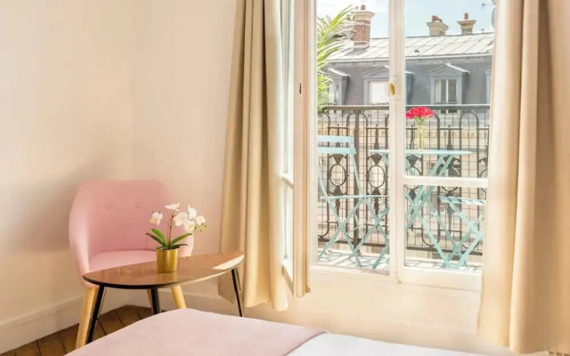 Family Suite Tilsitt Eiffel Tower view