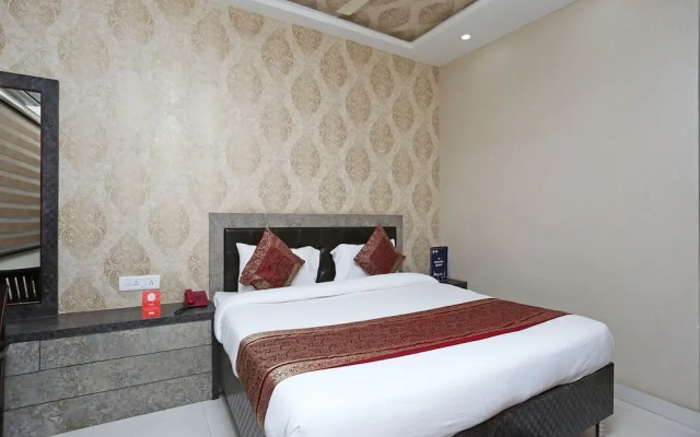 OYO 10338 Hotel Aadesh Palace