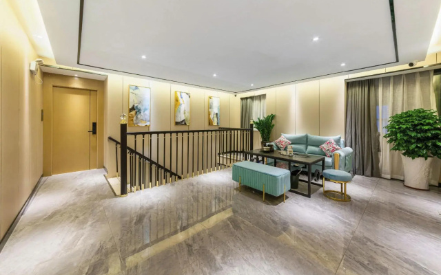 Chengfeng Select Hotel（Nongjiangsuo Station）