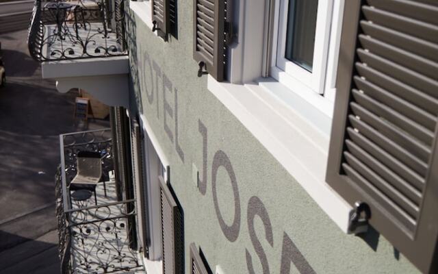 Boutique Hotel Josef Цюрих вид на фасад