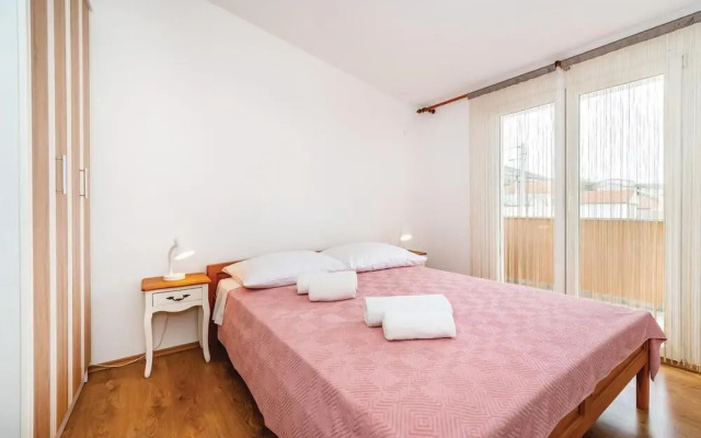 Stunning Home in Rovanjska With Wifi and 6 Bedrooms