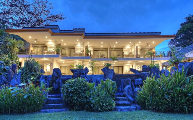 Pumilio Mountain & Ocean Hotel вид на фасад