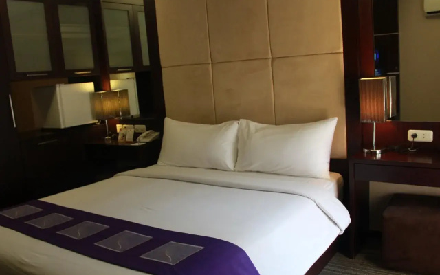 Metro Hotel