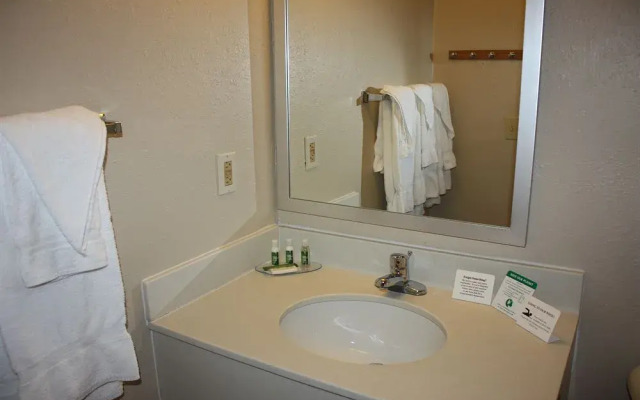 Ocean Sands Beach Boutique Inn - Stay At the Beach