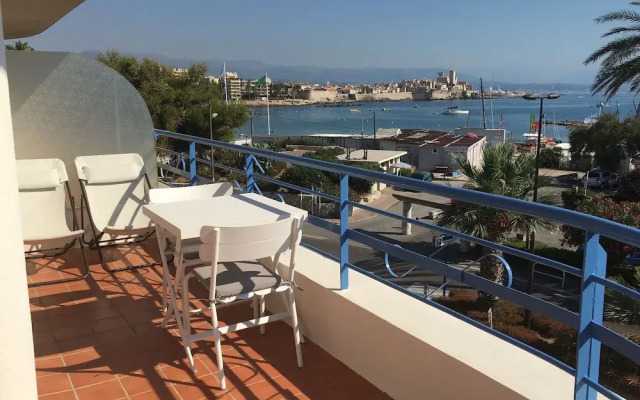 Modernized Apartment in Antibes with Terrace