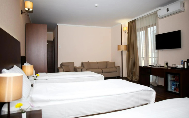 Отель Corner Inn