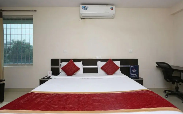 OYO 7672 Pride Inn