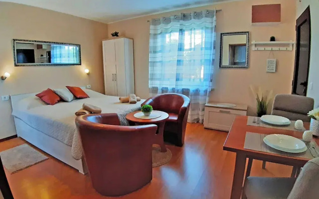 Apartments Zrinka