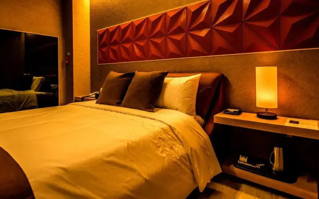 Hotel M