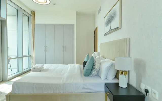 Dubai Canal View 1 BR Premium Apartment - AMN