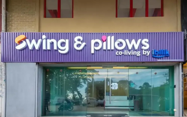 Swing and Pillows at PJ SS2