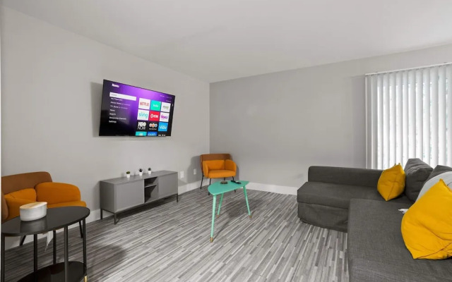 Comfy 2BR 2BA Unit in Pime Location