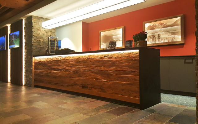 Mountain Plaza Hotel