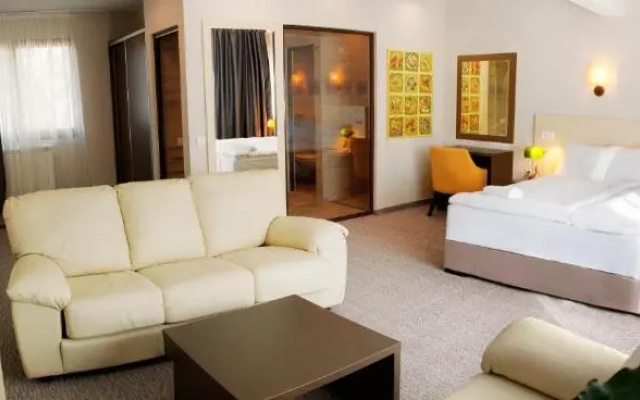 Hotel Happy
