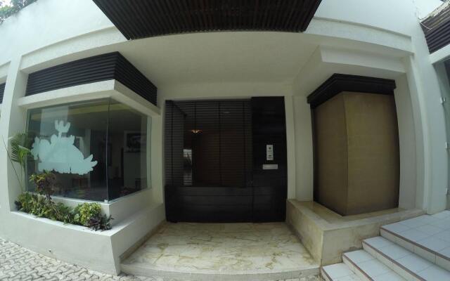 Отель B and B Pier Quinta Avenida Плая-дель-Кармен вид на фасад