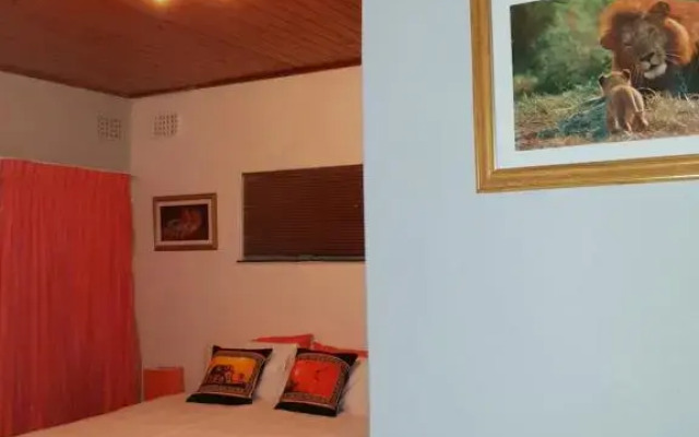 Lyronne Guest house, Shuttle and Tours