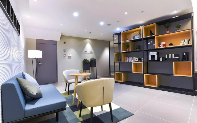 Homeinn Selected Hotel (Wuxi Anzhen East Railway Station RT-Mart)