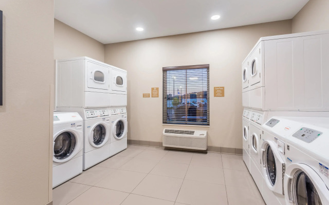 Candlewood Suites Eau Claire I-94 by IHG
