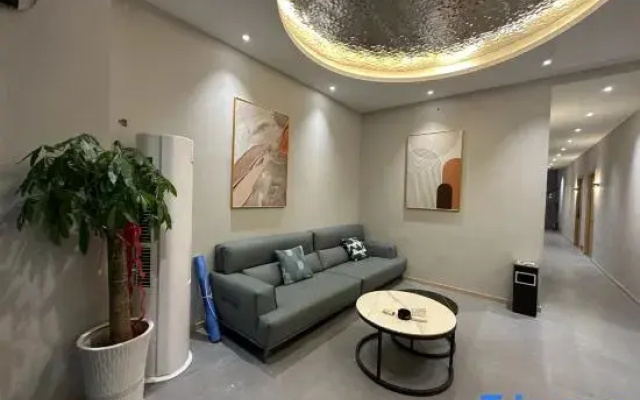 W E-sports Hotel