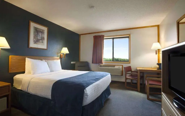 Super 8 Eveleth