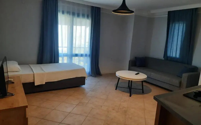 Mesmerizing Flat With Shared Pool in Cesme