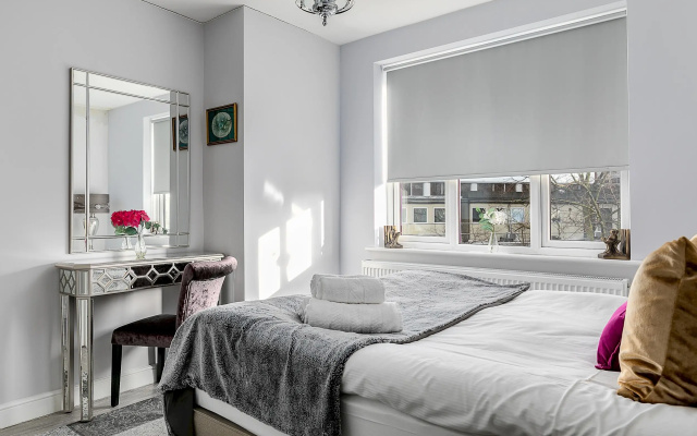 Penthouse Brand new on Cromwell Road