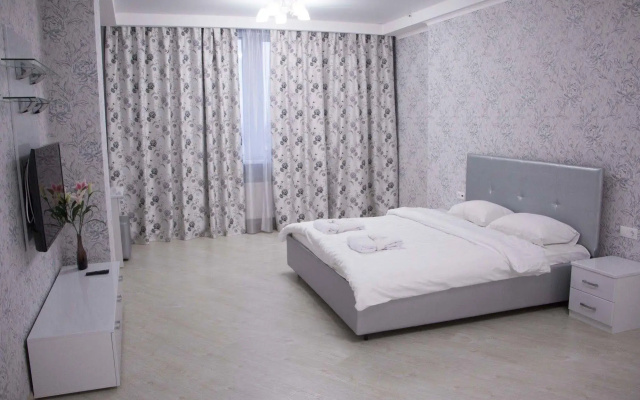 HanoiMoscow Apart