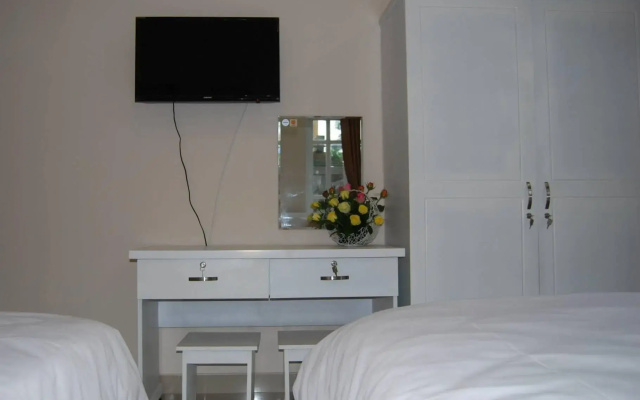 Hoa Tra Hotel
