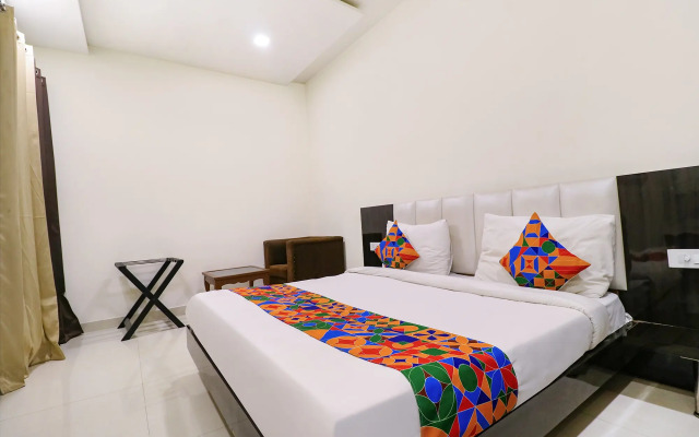 Fabhotel Golden Home