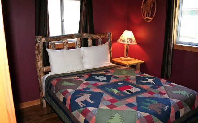 Mountain Pine Cabin by Rocky Mountain Resorts