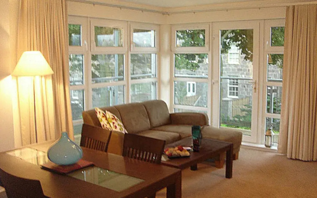 Dreamhouse Apartments - Baker Road