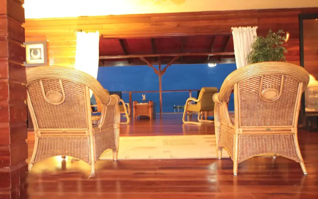 Laguna Azul Eco Lodge