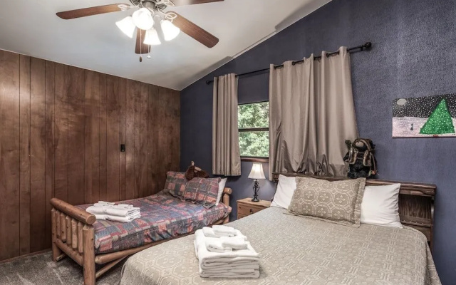 Tis Holiday Haus by Ruidoso Vacation Rentals